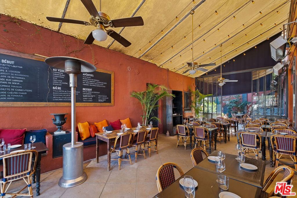 3924 W Sunset Boulevard 1