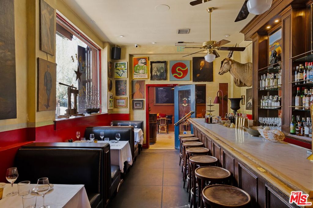 3924 W Sunset Boulevard 8
