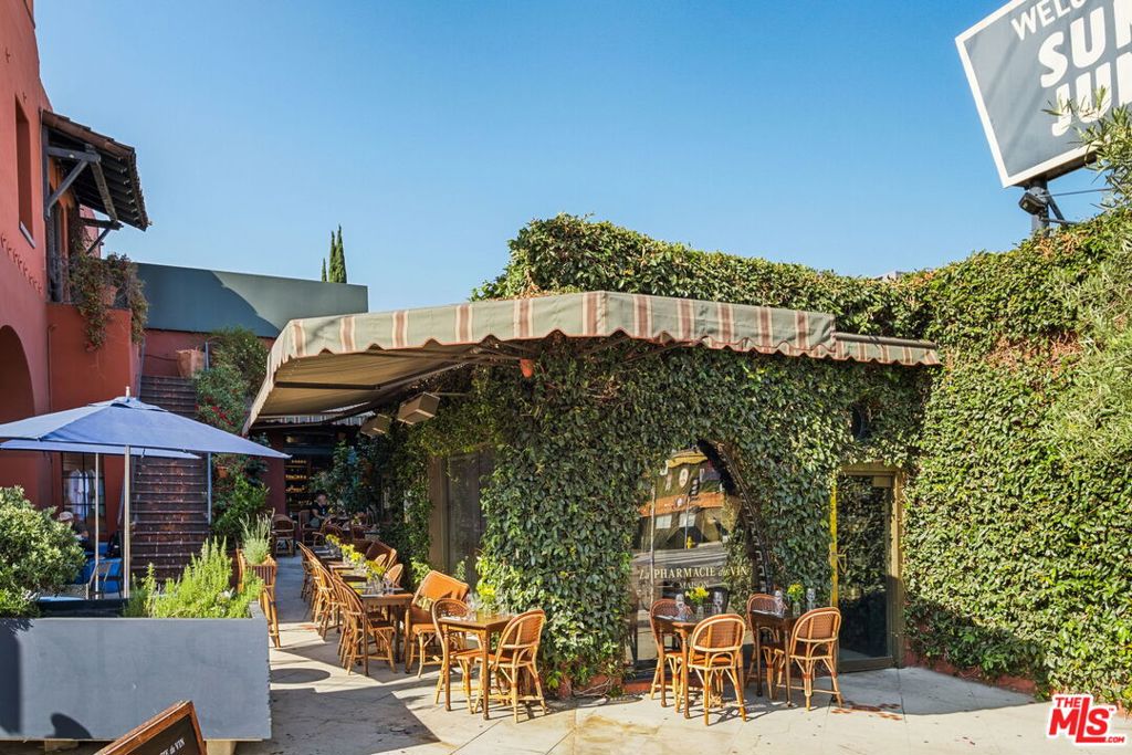 3924 W Sunset Boulevard 8