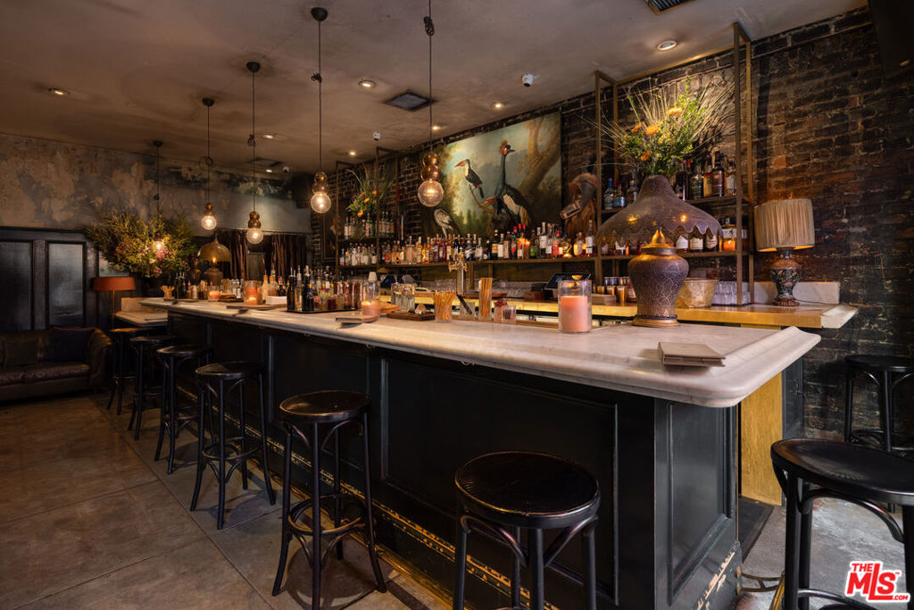 3924 W Sunset Boulevard 8