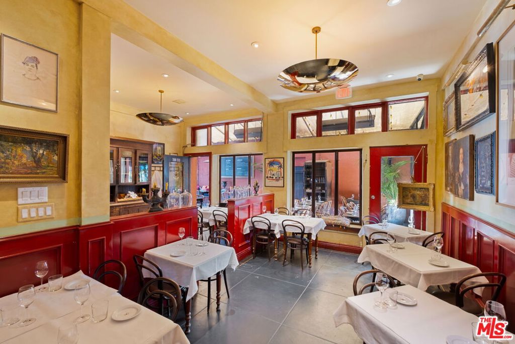 3924 W Sunset Boulevard 8