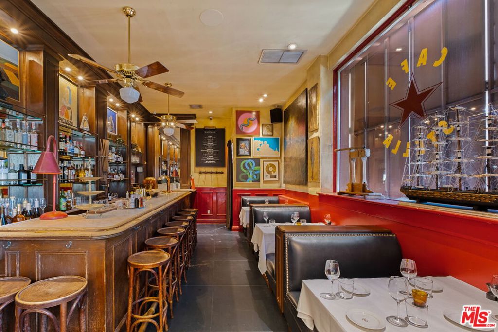 3924 W Sunset Boulevard 8