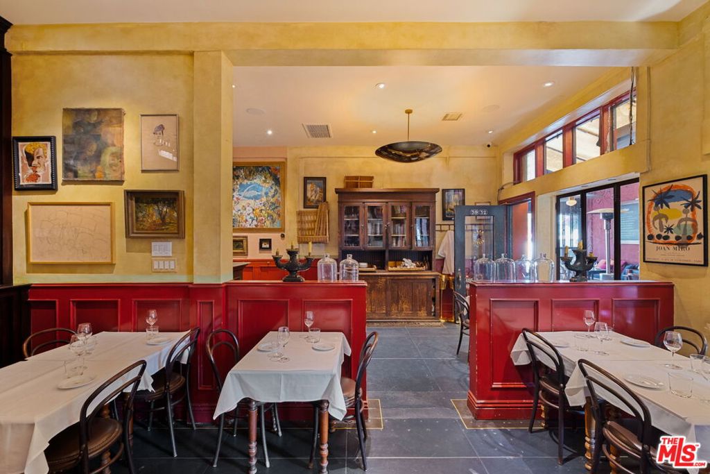 3924 W Sunset Boulevard 8