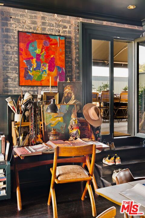 3924 W Sunset Boulevard 8