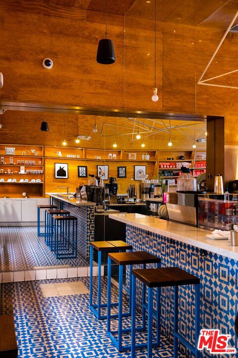 3924 W Sunset Boulevard 8