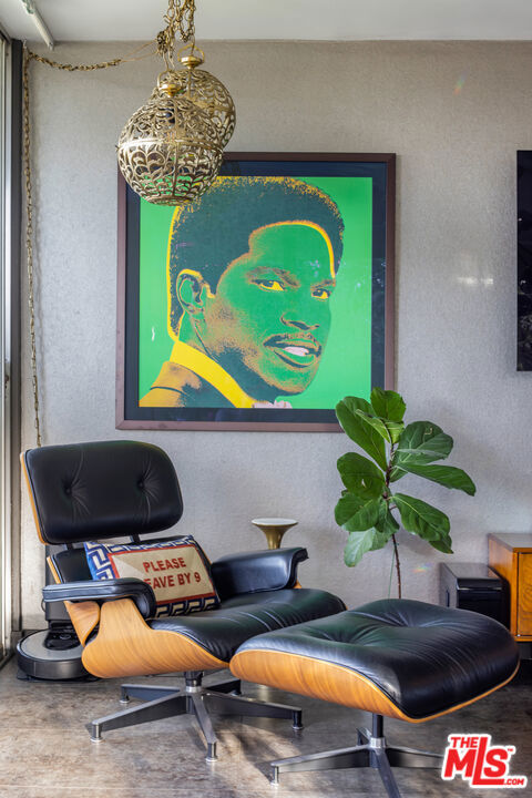 3625 Fredonia Drive 1