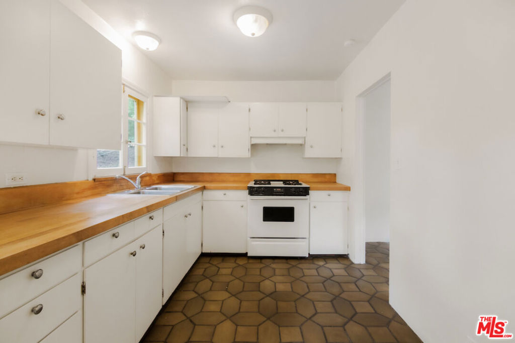 405 Toro Canyon Road