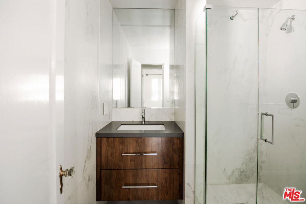 1302 N Sweetzer Avenue 403