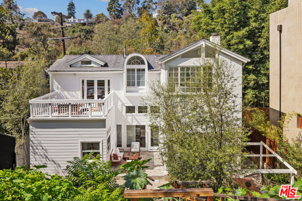 546 E Rustic Road