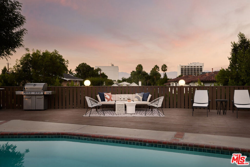 14833 Valley Vista Boulevard