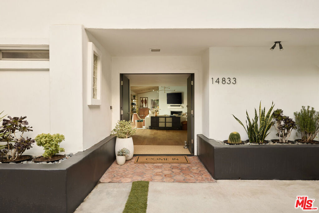 14833 Valley Vista Boulevard