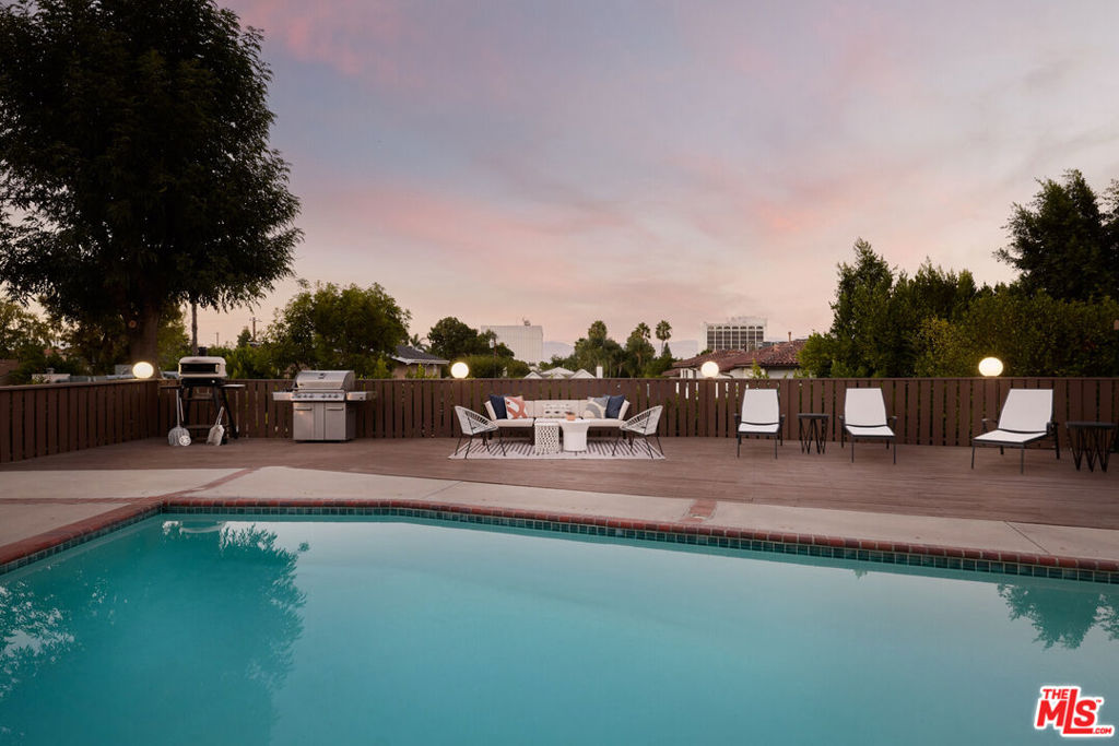 14833 Valley Vista Boulevard