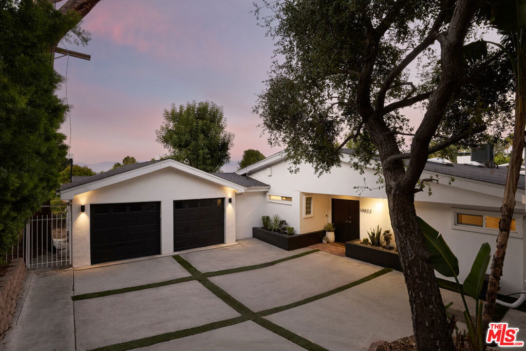 14833 Valley Vista Boulevard