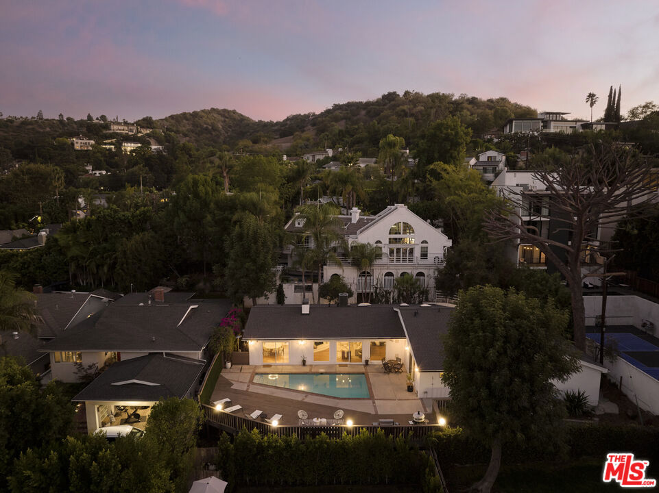 14833 Valley Vista Boulevard