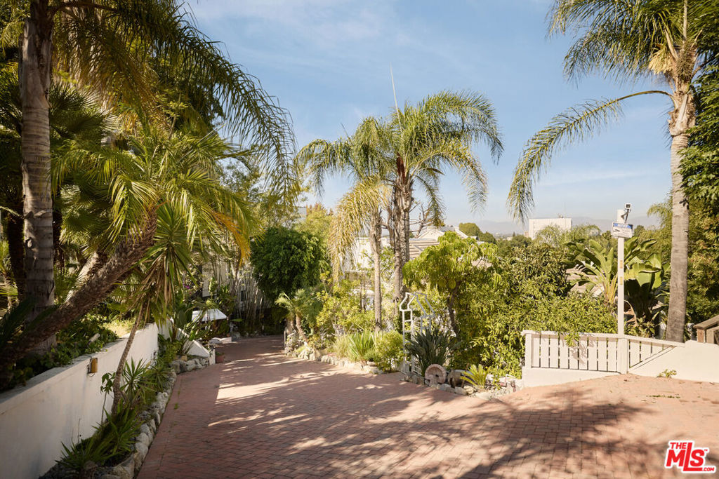 14833 Valley Vista Boulevard