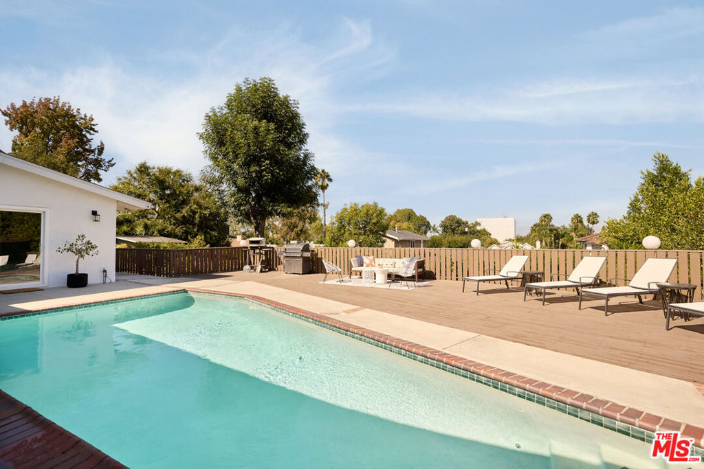 14833 Valley Vista Boulevard