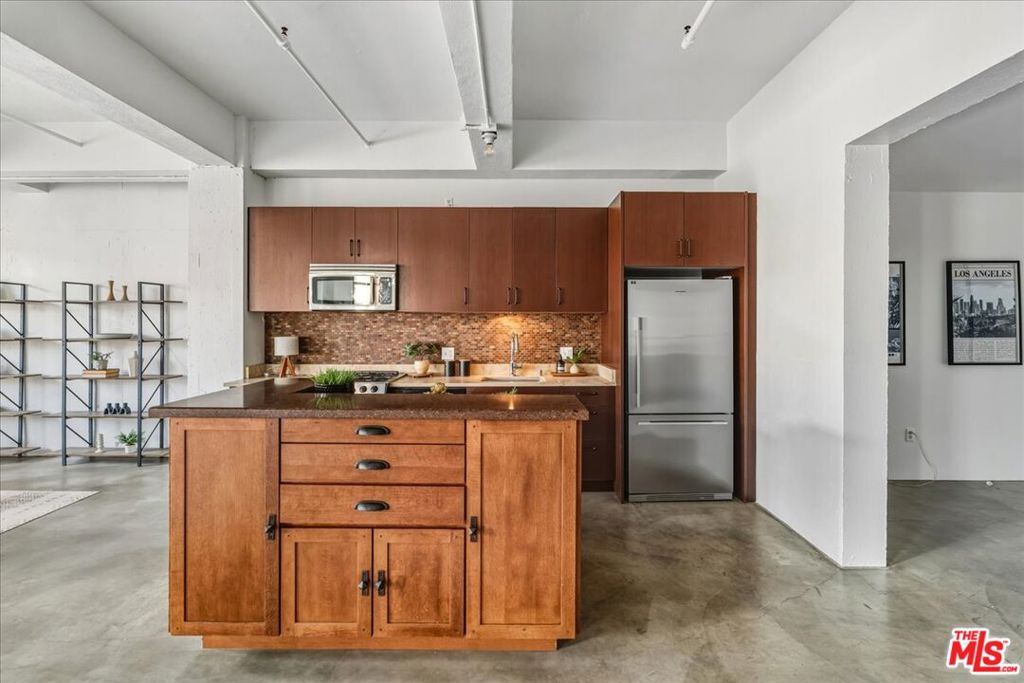849 S Broadway 604