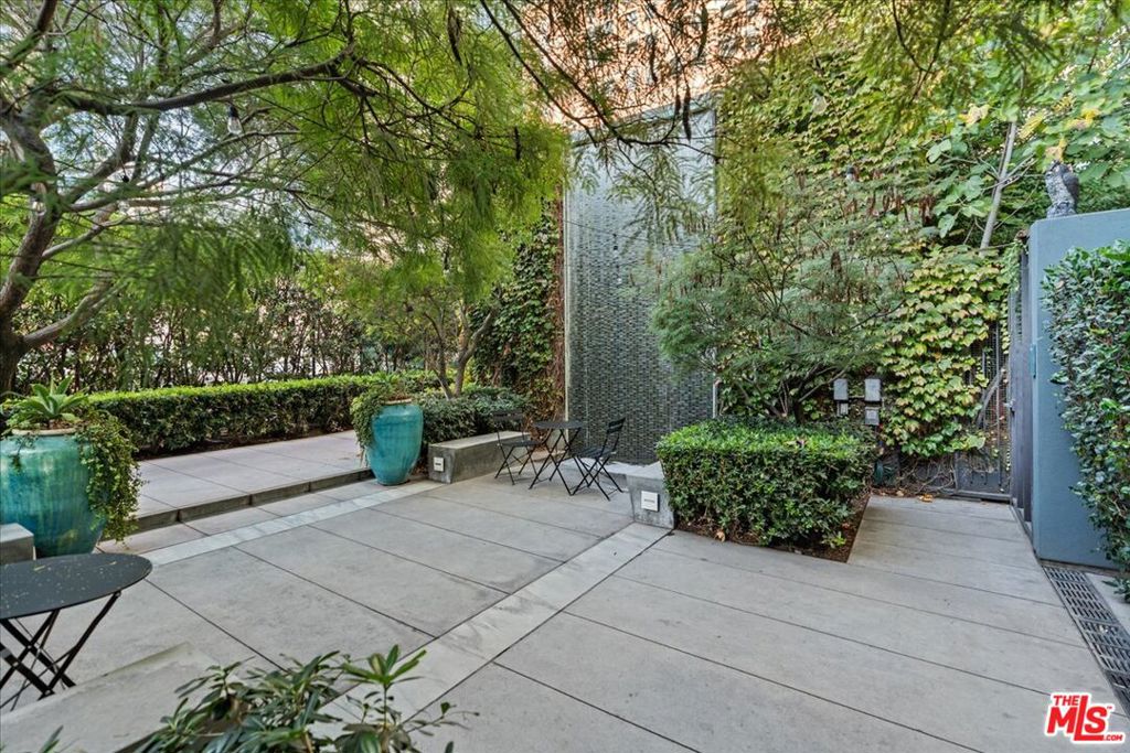 849 S Broadway 604