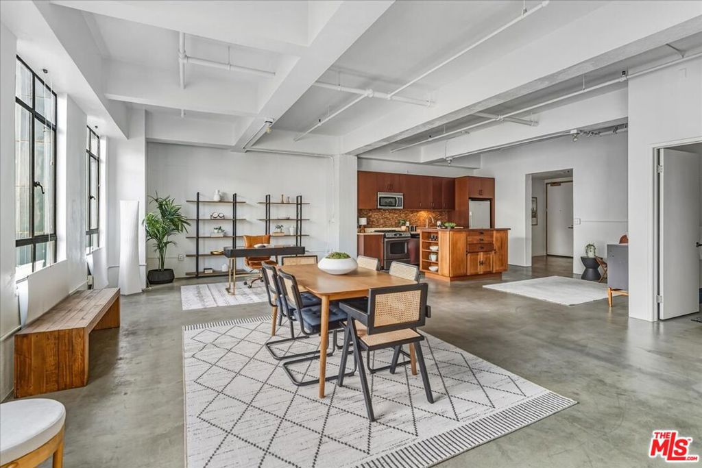 849 S Broadway 604