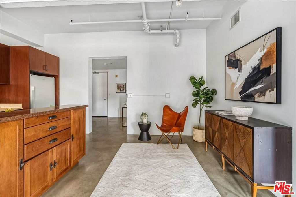 849 S Broadway 604