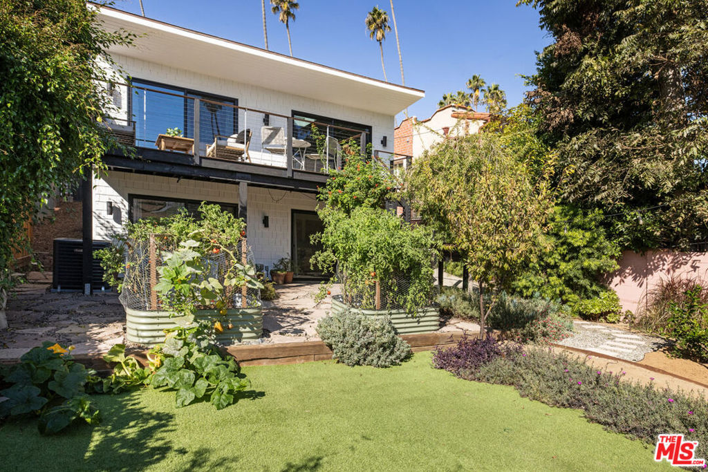 1338 Mccollum Street