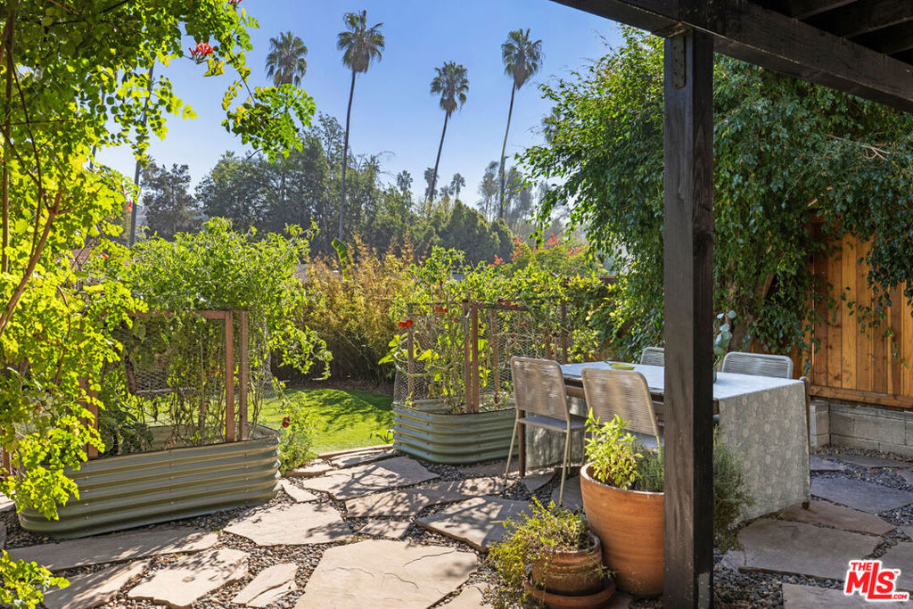 1338 Mccollum Street