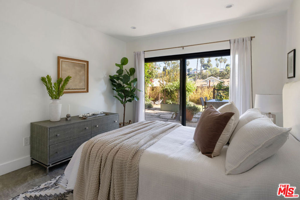 1338 Mccollum Street