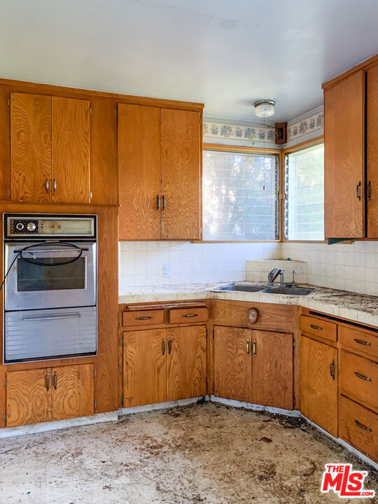 320 S Glenwood Place