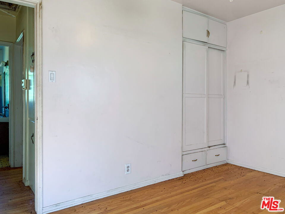 320 S Glenwood Place