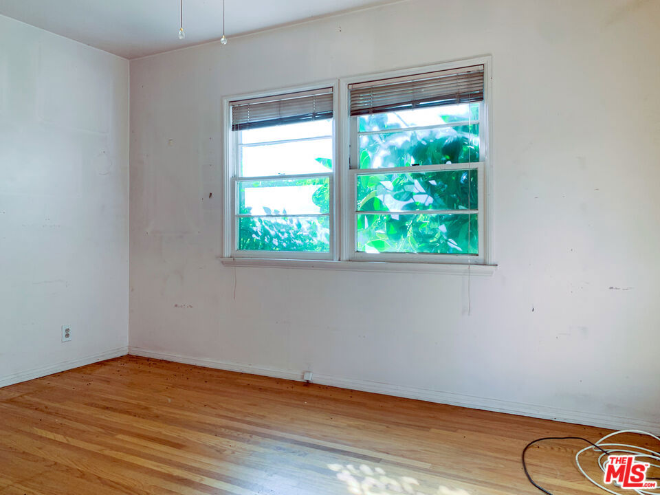 320 S Glenwood Place