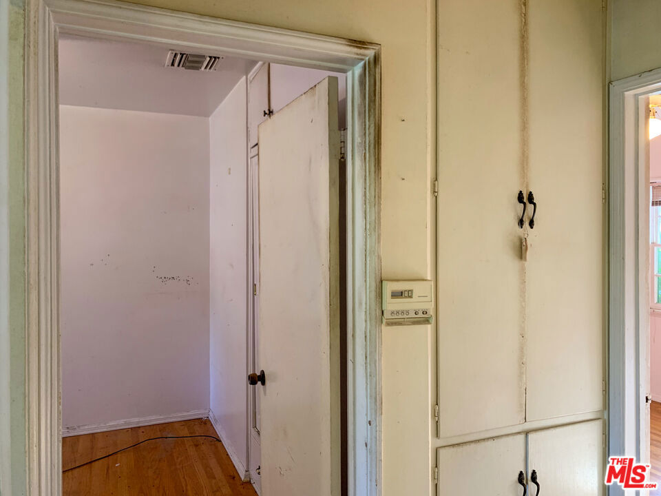 320 S Glenwood Place