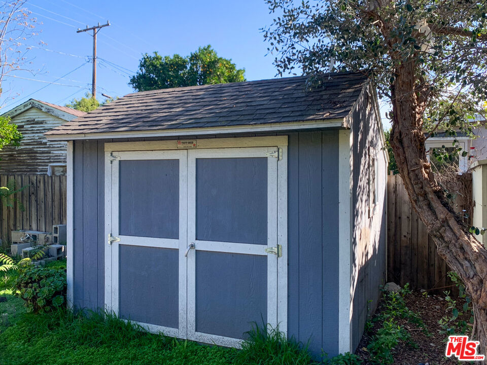 320 S Glenwood Place