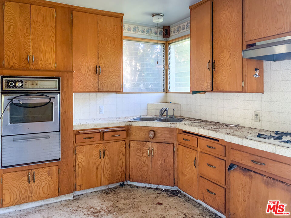 320 S Glenwood Place