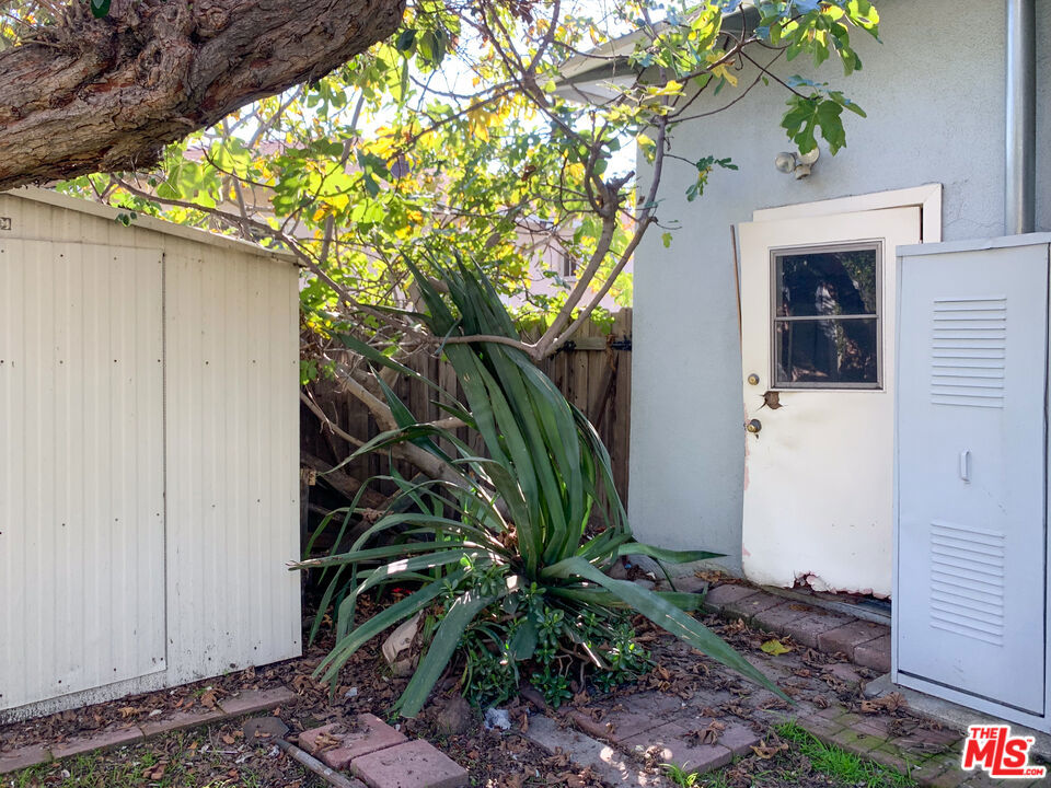 320 S Glenwood Place