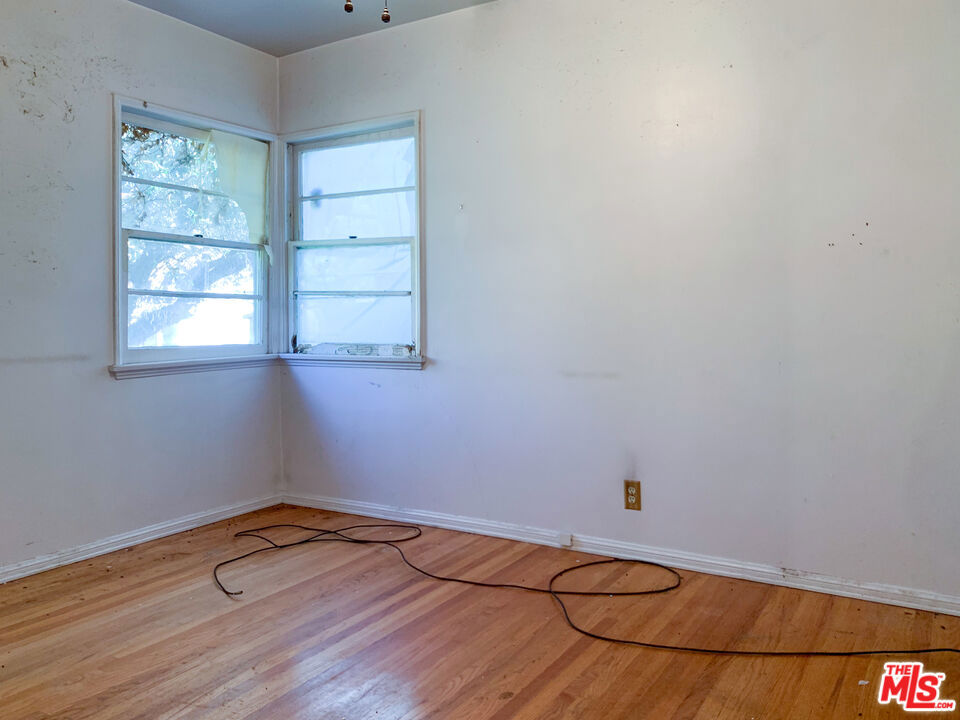 320 S Glenwood Place