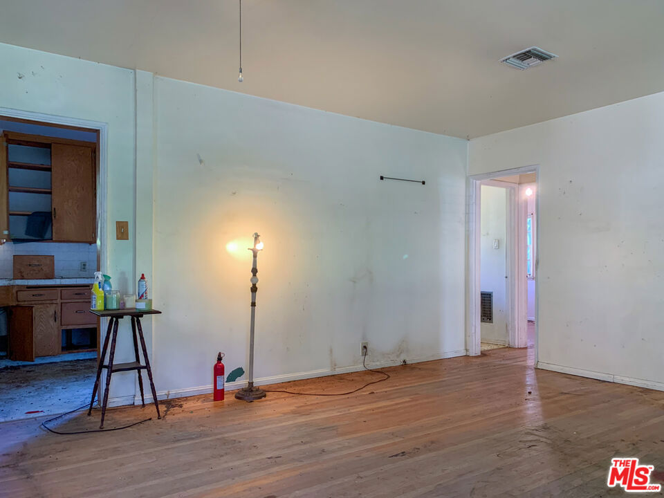 320 S Glenwood Place