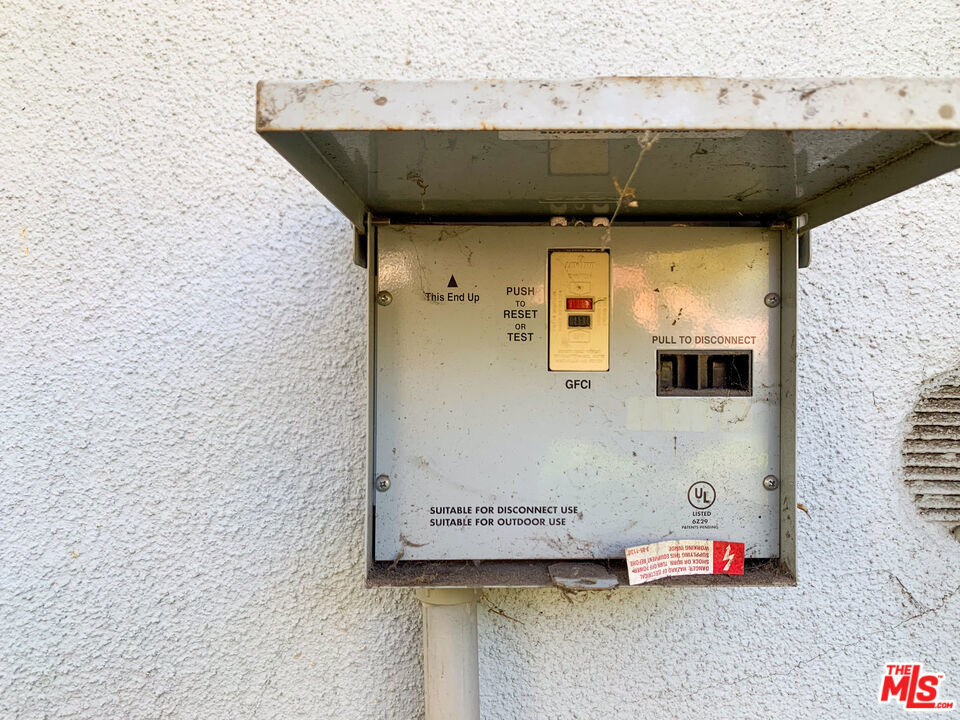 320 S Glenwood Place