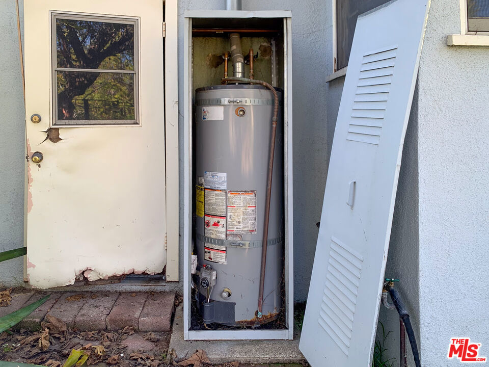 320 S Glenwood Place