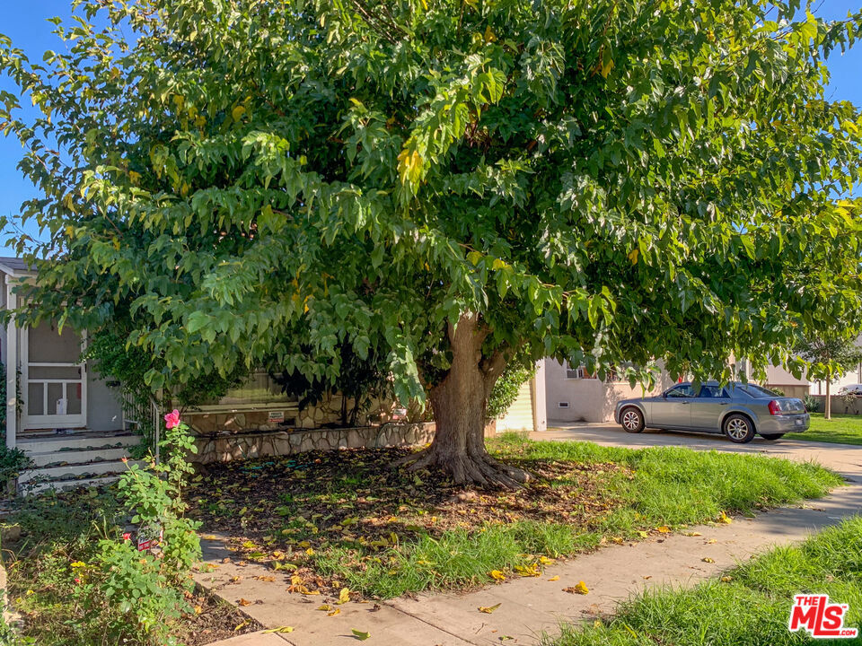 320 S Glenwood Place