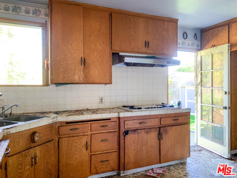 320 S Glenwood Place