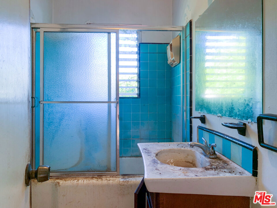 320 S Glenwood Place