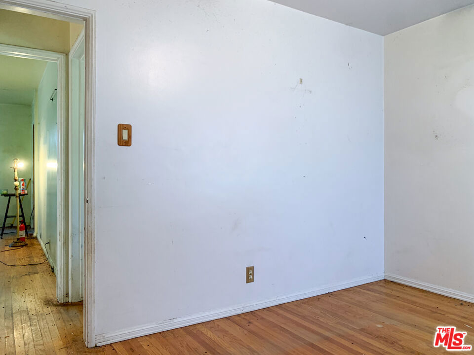 320 S Glenwood Place