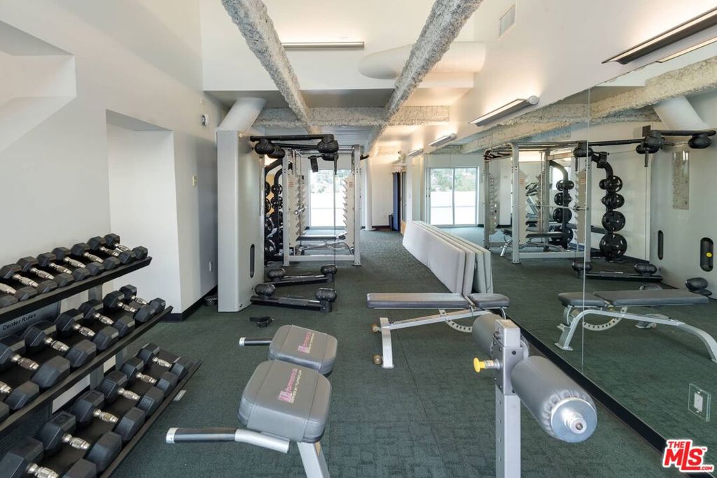 838 N DOHENY Drive 807