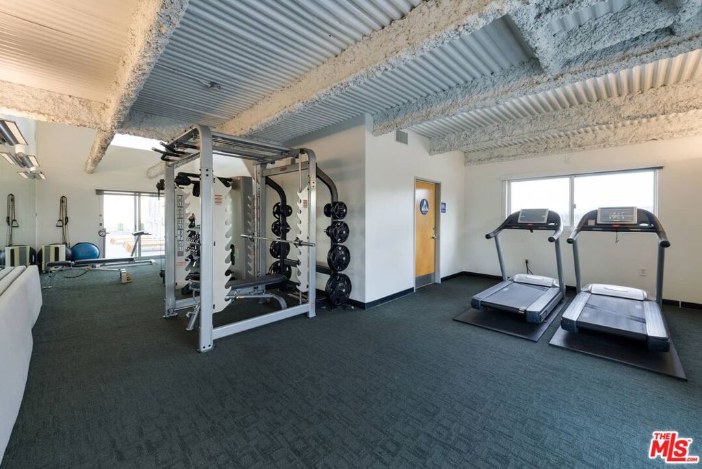 838 N DOHENY Drive 807