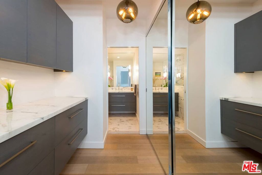 838 N DOHENY Drive 807