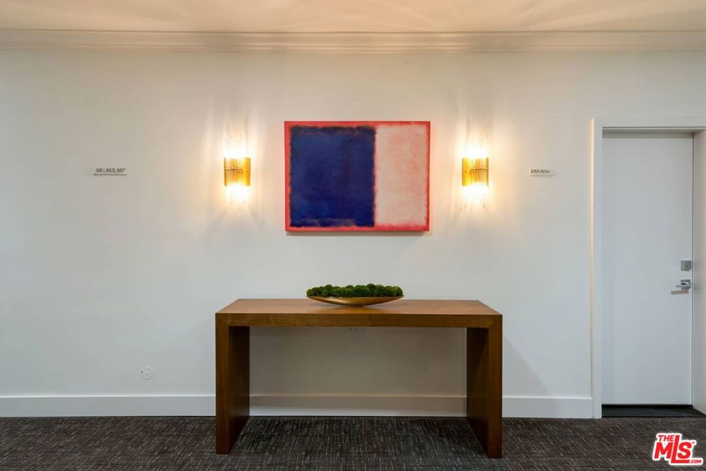 838 N DOHENY Drive 807