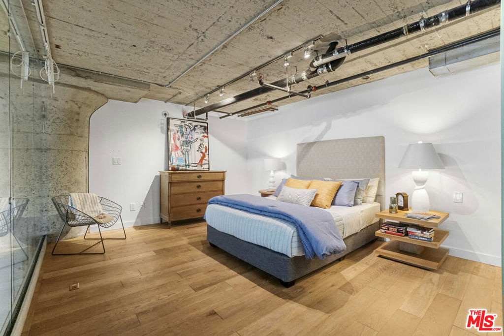 1855 Industrial Street 112