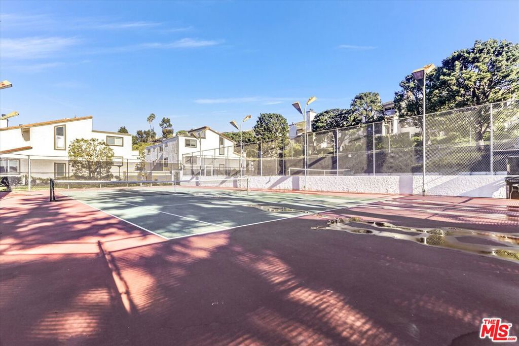 1654 Palisades Drive