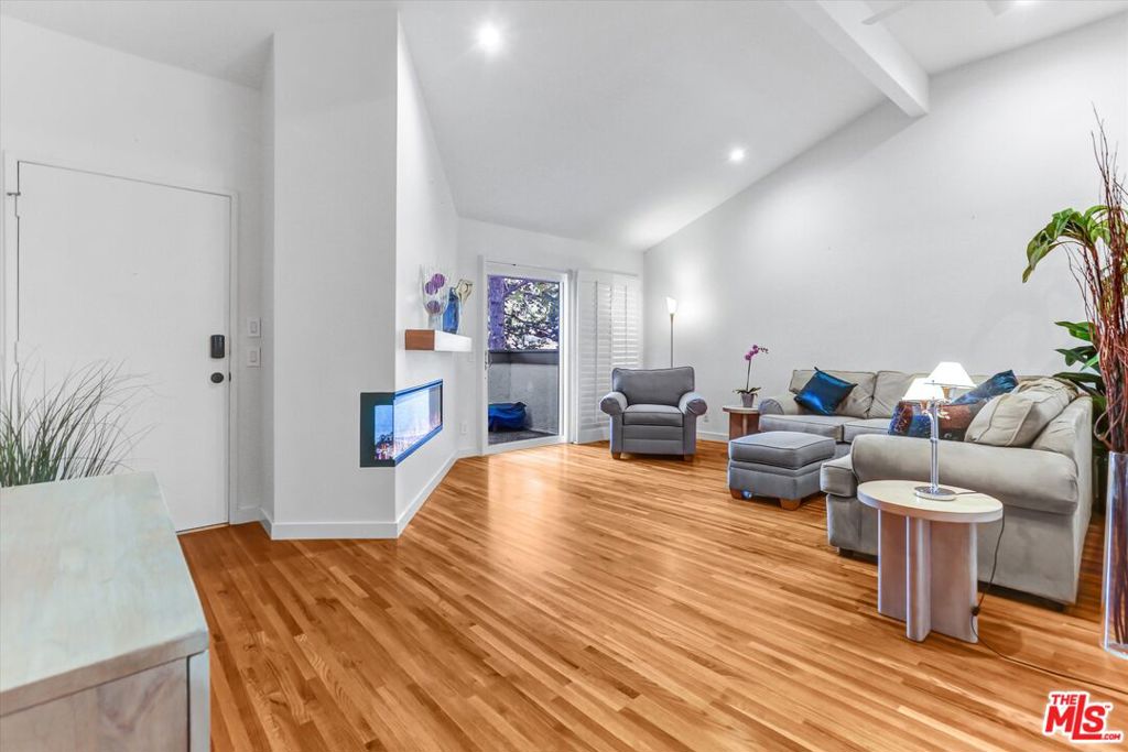 1654 Palisades Drive