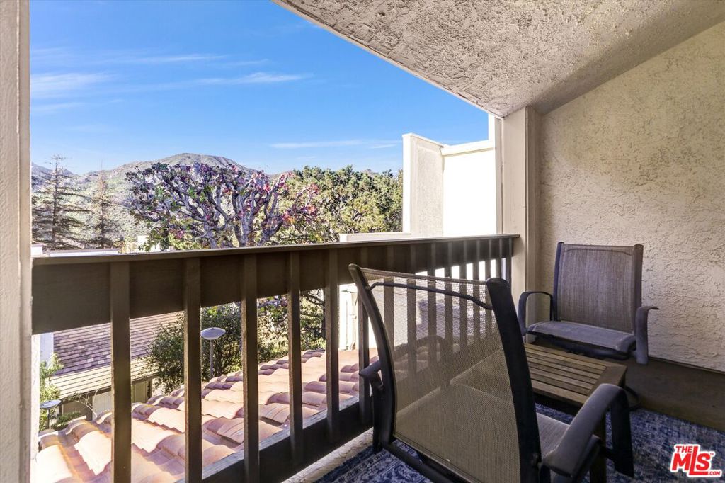 1654 Palisades Drive